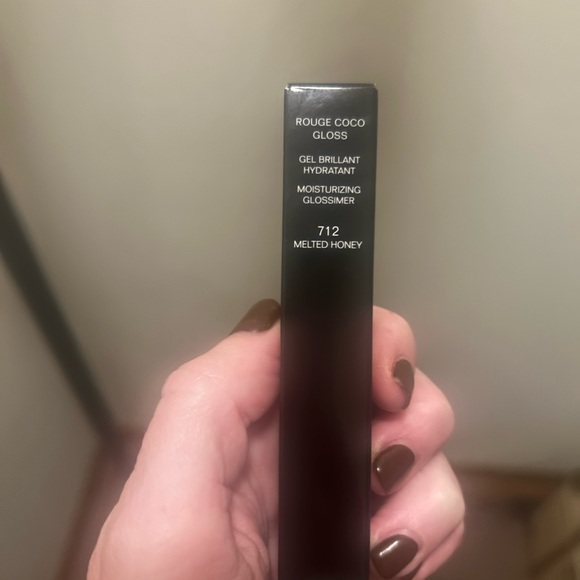 New In Box Chanel Rouge Coco Gloss - Melted Honey - Picture 3 of 5